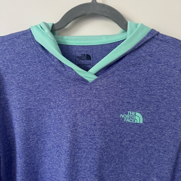 The North Face Women's Hoodie Athletic Shirt Thumb Hole Purple & Mint Size MED - Picture 2 of 4